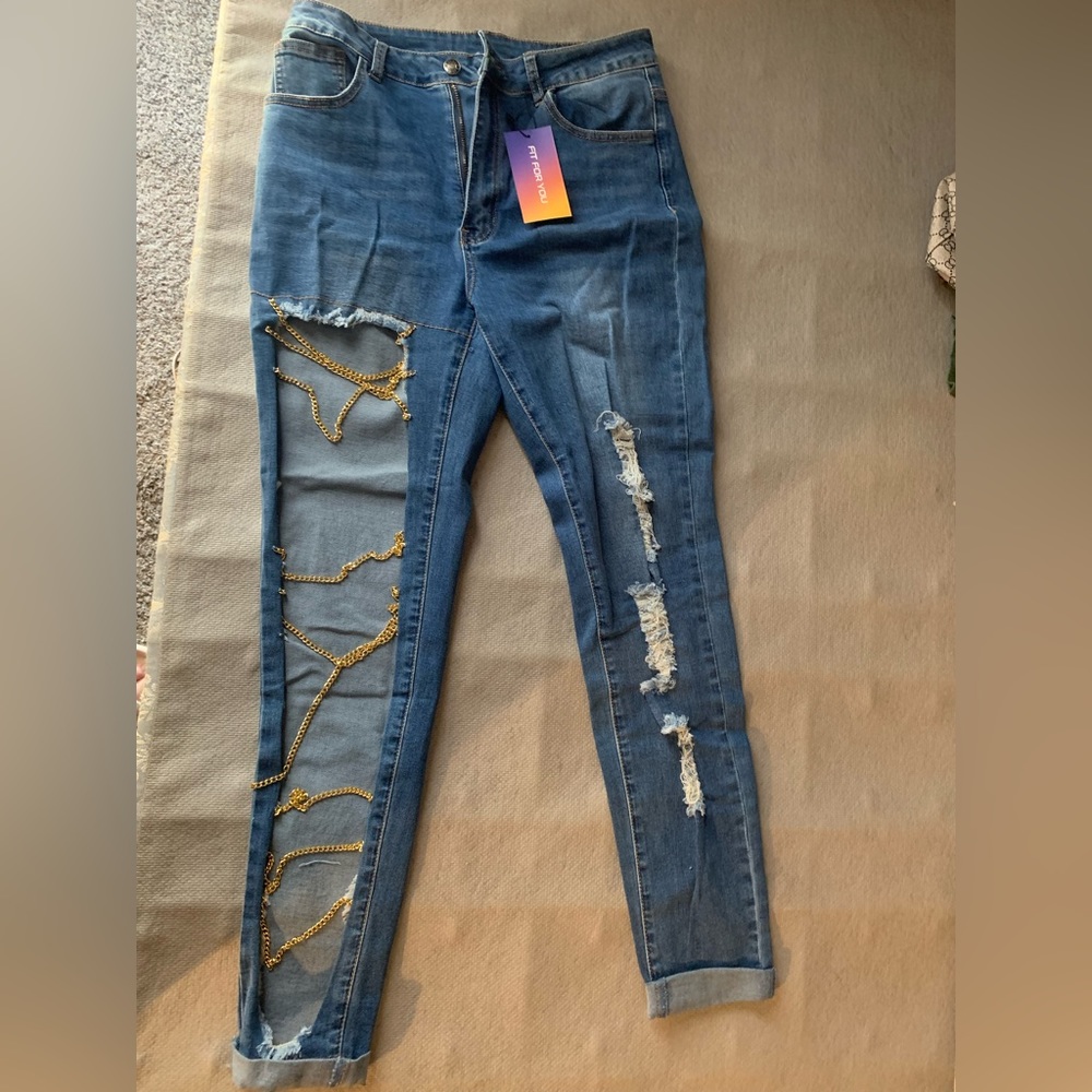 SHEIN Ripped Jeans With Chain Gold